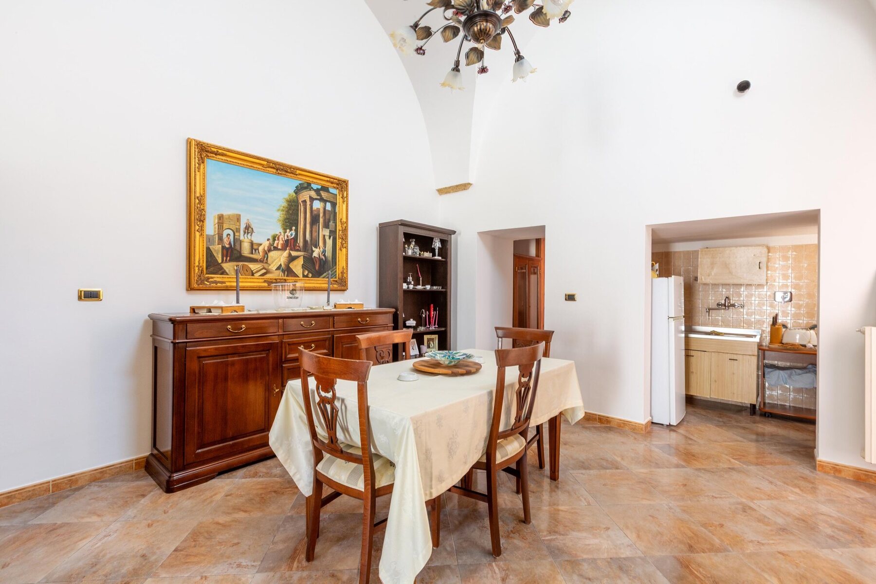 Dining area connected to the living space