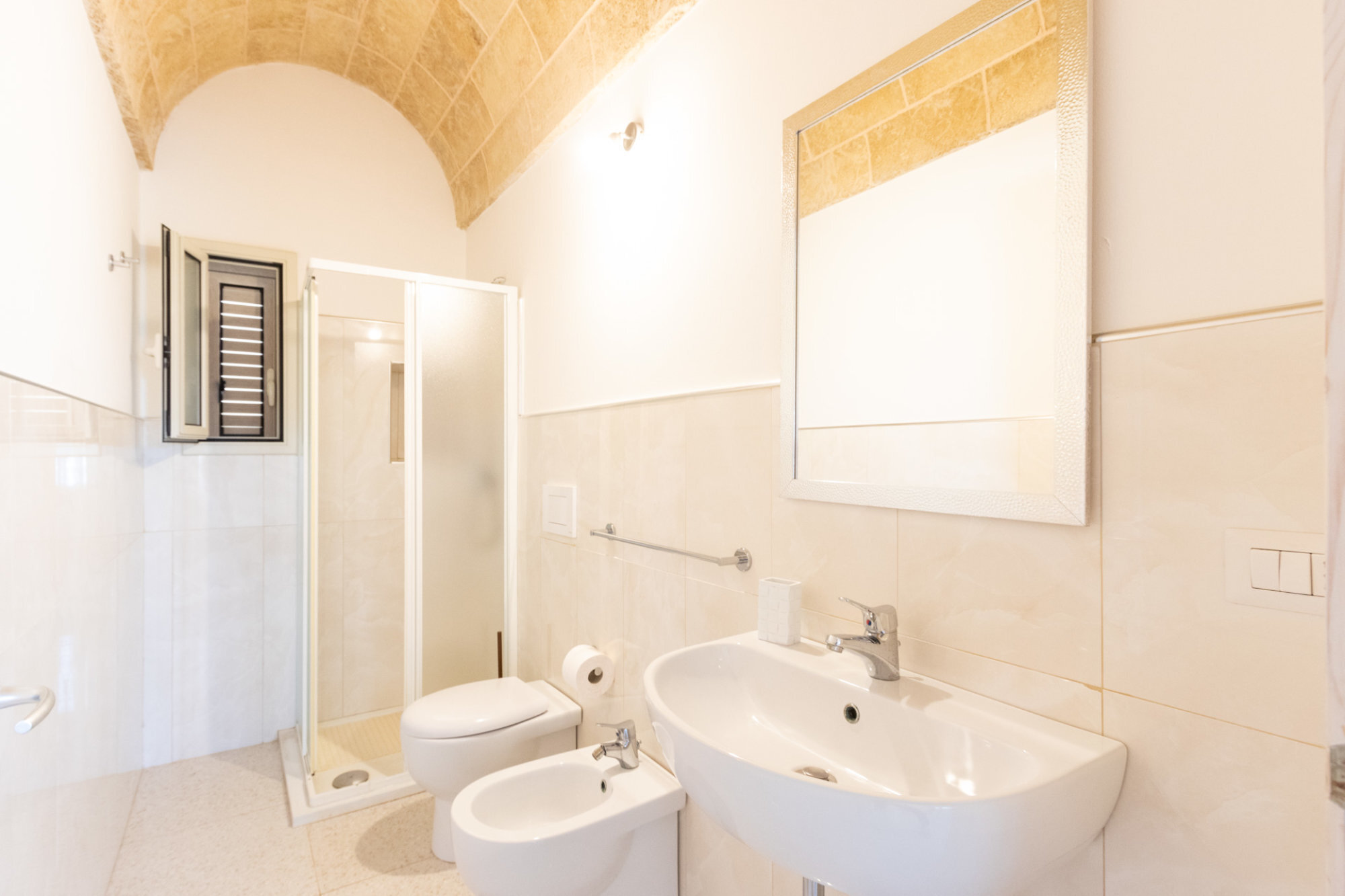 Second bathroom in the villa